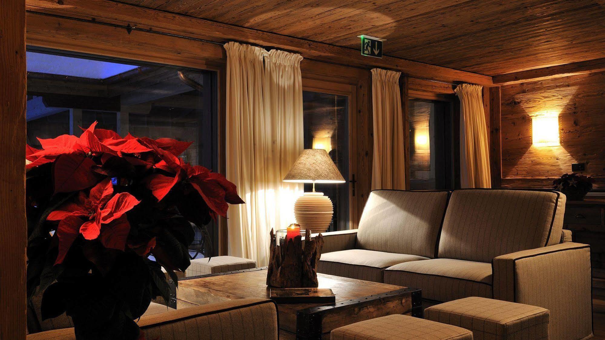 Hotel Des Alpes Superieur Гстаад Екстериор снимка