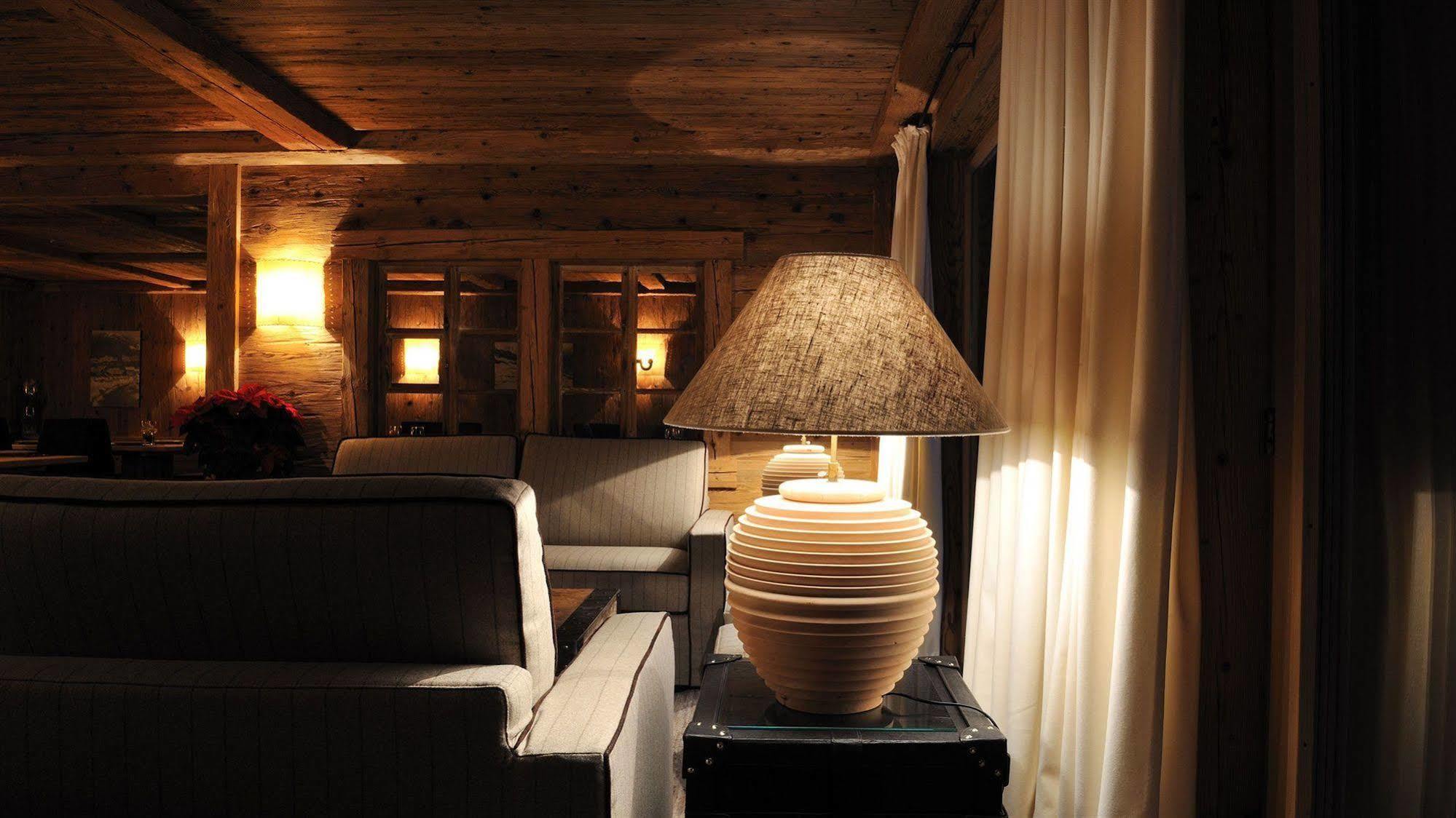 Hotel Des Alpes Superieur Гстаад Екстериор снимка